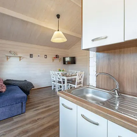 - Letniskowe I Деревянный коттедж