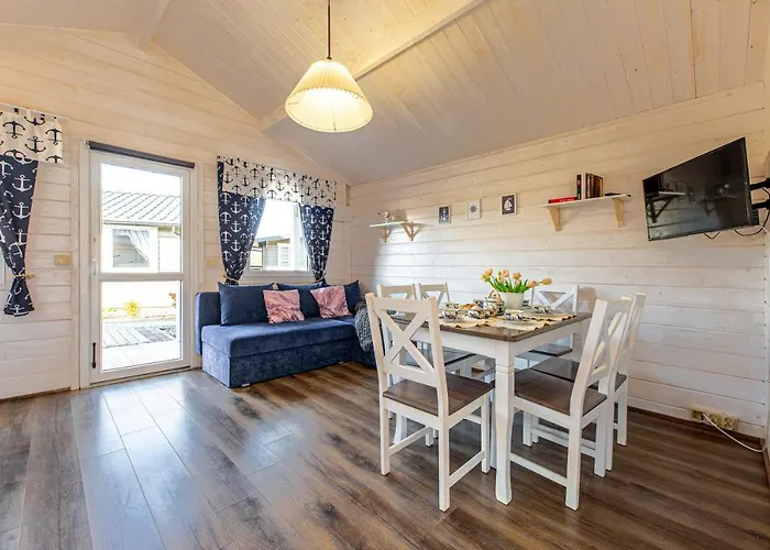 - Letniskowe I Lodge *